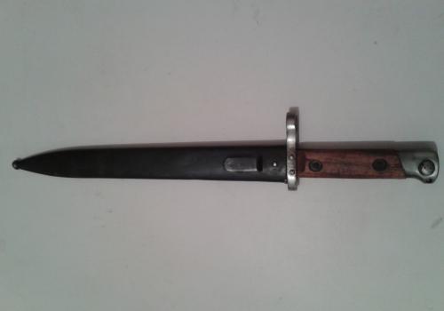 Царски щик се продава.
