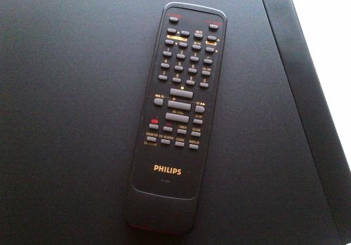 Видеокасетофон philips