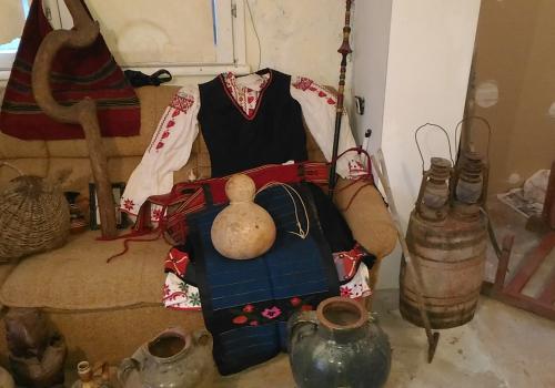 Продавам старинни вещи