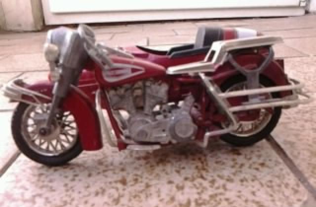Retro metalna igra4ka