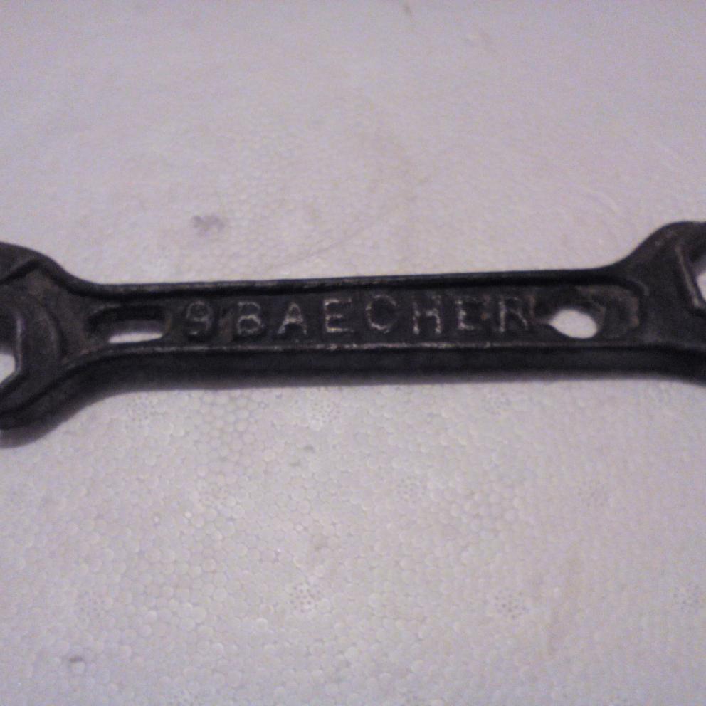 Стар английски ключ 9 baecher