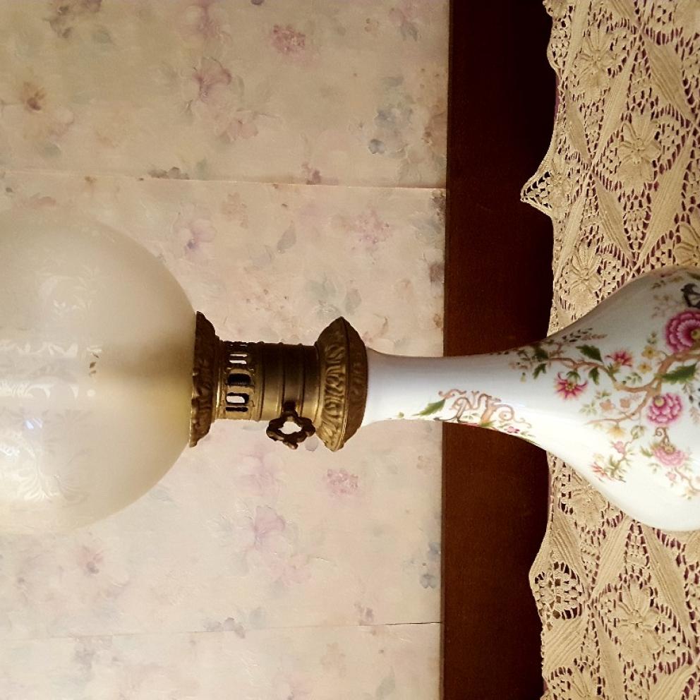 Старинна настолна лампа